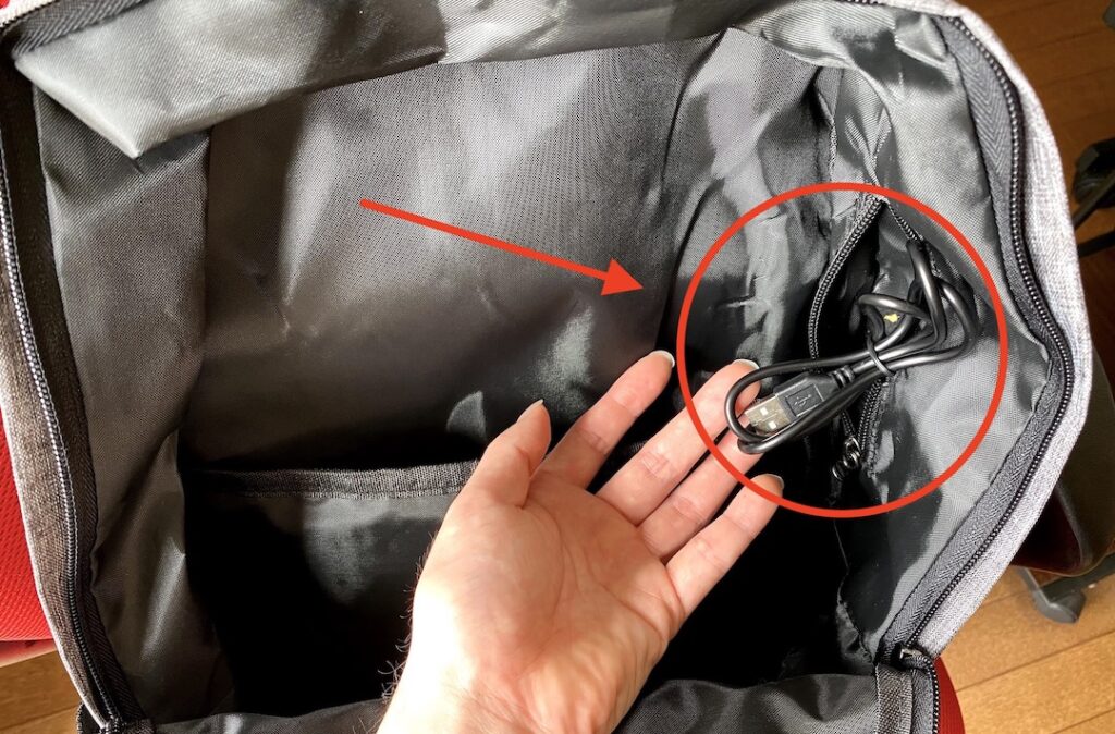 AISFA USB充電ポート 中身