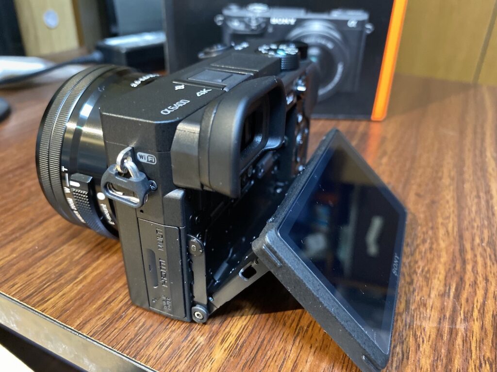 α6400 チルトファインダー