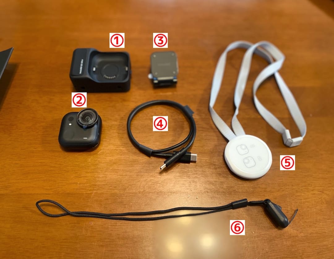 Insta360 GO Ultra 同梱物